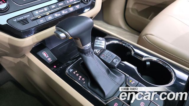 Kia Canival 2020 — photo 9