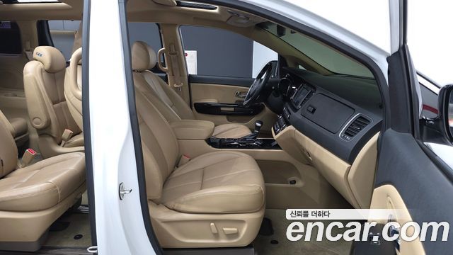 Kia Canival 2020 — photo 11