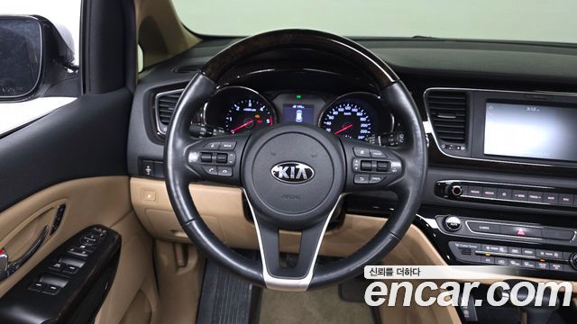 Kia Canival 2020 — photo 13