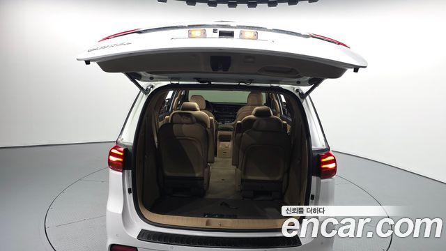 Kia Canival 2020 — photo 20