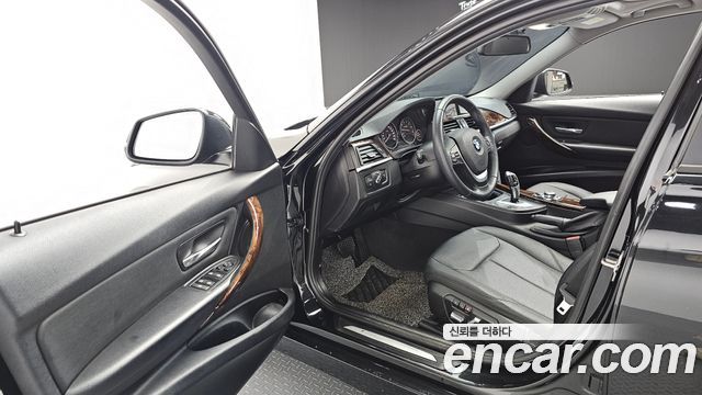 BMW 3-Series 2013 — photo 10