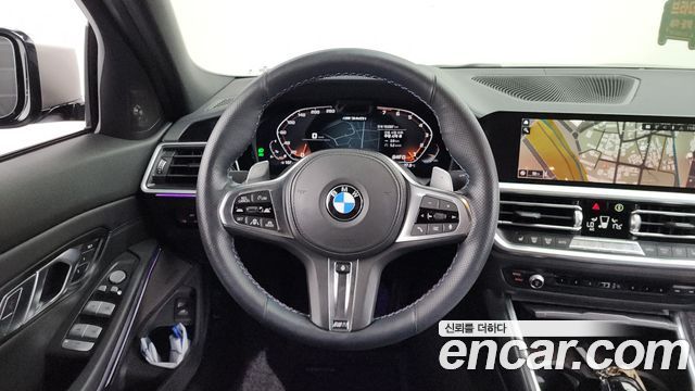 BMW 3-Series 2021 — photo 13