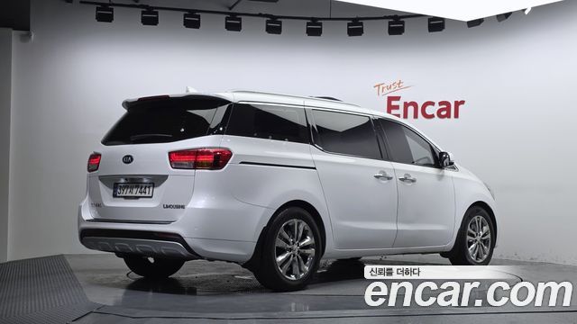 Kia Canival 2018 — photo 2