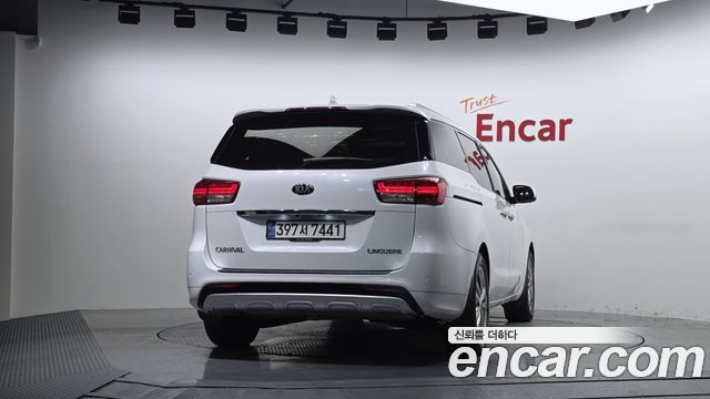 Kia Canival 2018 — photo 4