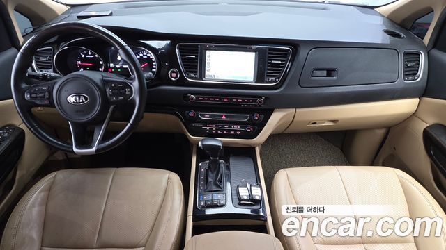 Kia Canival 2018 — photo 10