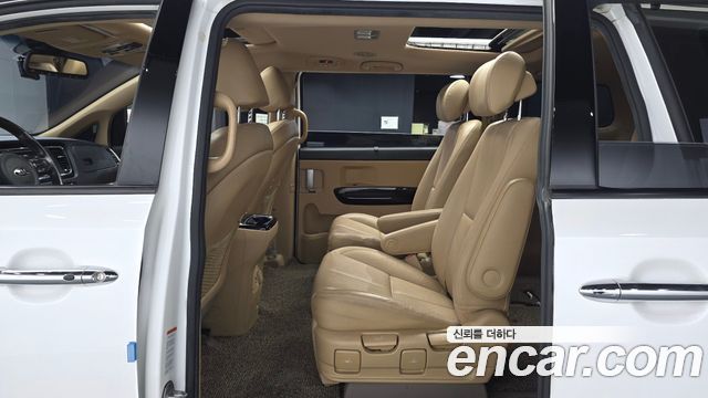 Kia Canival 2018 — photo 18