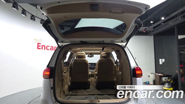 Kia Canival 2018 — photo 25