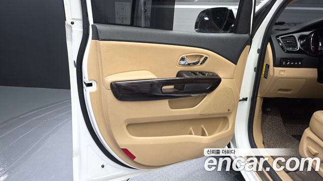 Kia Canival 2018 — photo 15