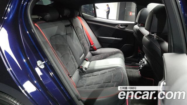 Kia Stinger 2023 — photo 17