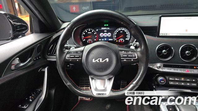 Kia Stinger 2023 — photo 19
