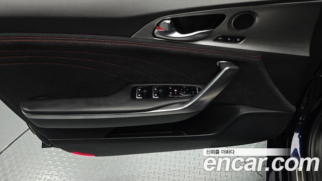 Kia Stinger 2023 — photo 14