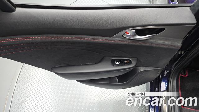 Kia Stinger 2023 — photo 15