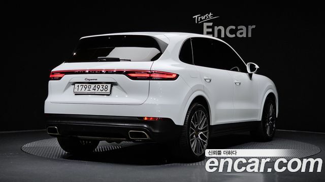 Porsche Cayenne 2020 — photo 2