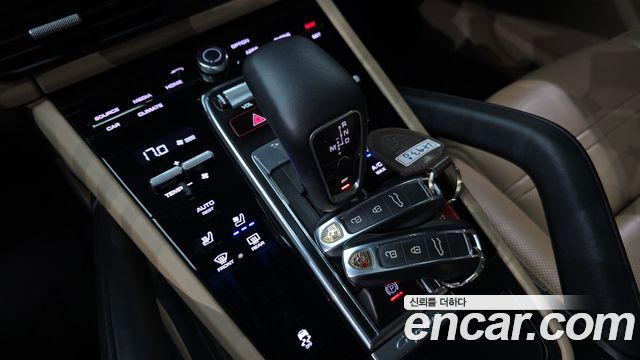 Porsche Cayenne 2020 — photo 12