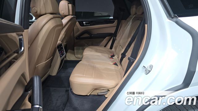 Porsche Cayenne 2020 — photo 18