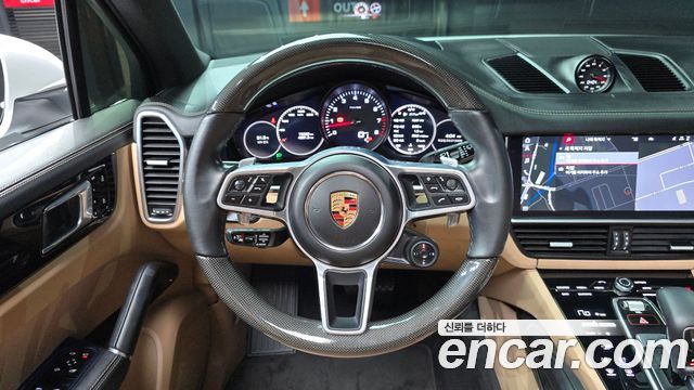 Porsche Cayenne 2020 — photo 19