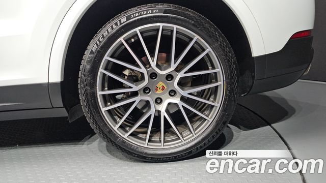 Porsche Cayenne 2020 — photo 7
