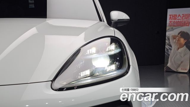 Porsche Cayenne 2020 — photo 8