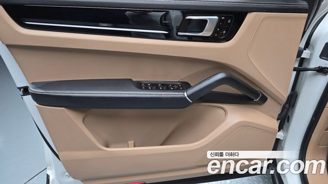 Porsche Cayenne 2020 — photo 14