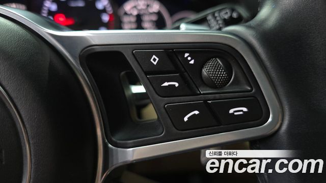Porsche Cayenne 2020 — photo 32