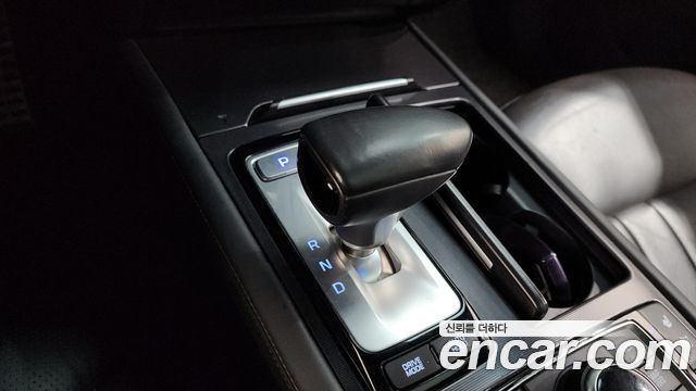 Genesis G80 2018 — photo 9