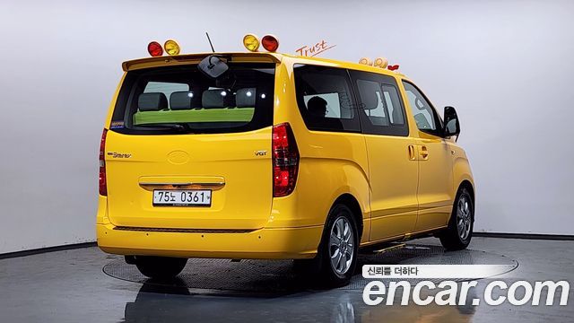 Hyundai Starex 2019 — photo 2