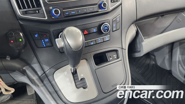 Hyundai Starex 2019 — photo 9