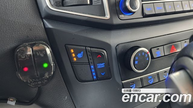 Hyundai Starex 2019 — photo 18