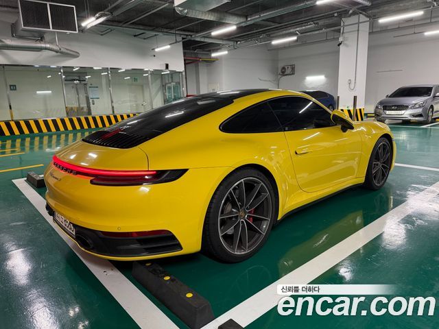 Porsche 911 2021 — photo 7
