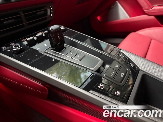 Porsche 911 2021 — photo 16