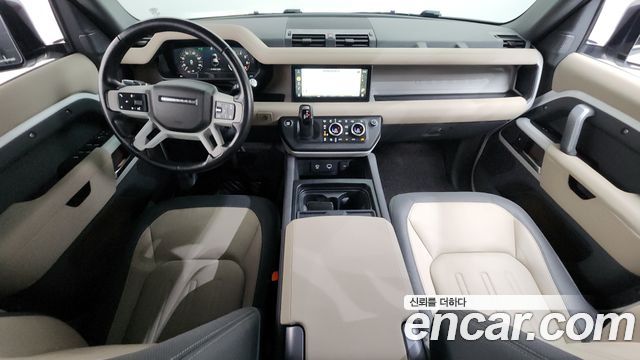 Land Rover Defender 2022 — photo 10