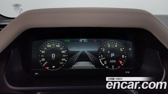Land Rover Defender 2022 — photo 11