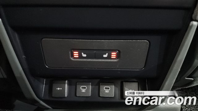 Land Rover Defender 2022 — photo 18