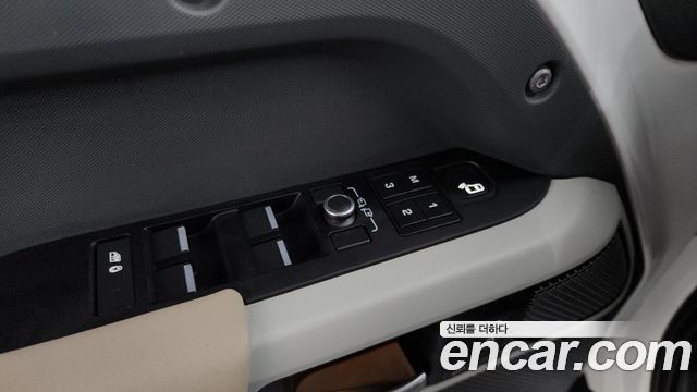 Land Rover Defender 2022 — photo 19
