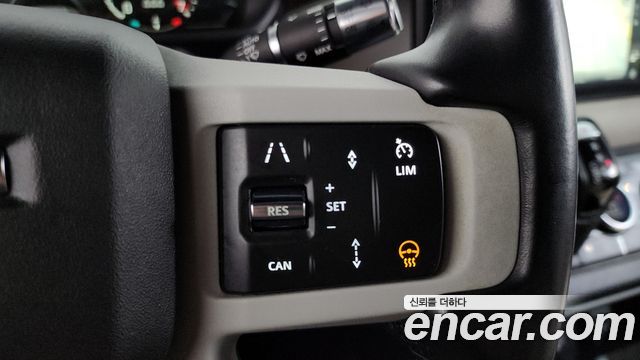 Land Rover Defender 2022 — photo 25
