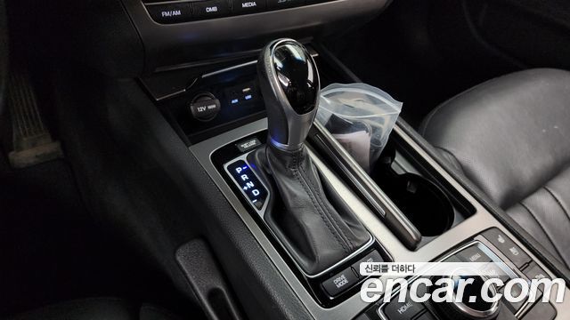 Hyundai Genesis 2014 — photo 12