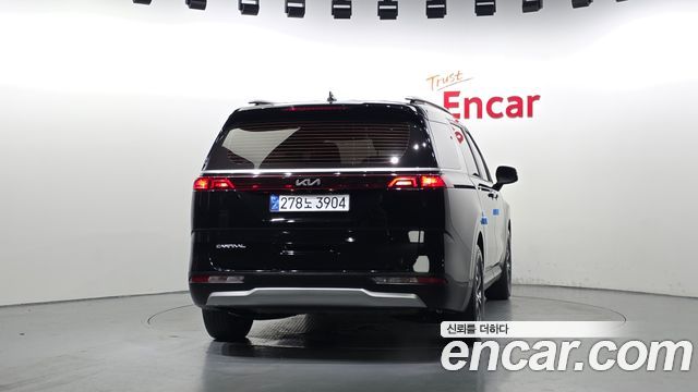 Kia Canival 2023 — photo 4