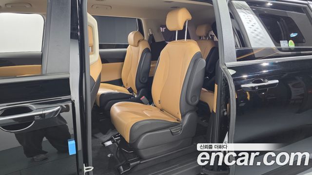 Kia Canival 2023 — photo 11