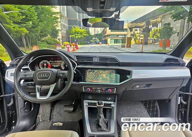 Audi Q3 2022 — photo 9