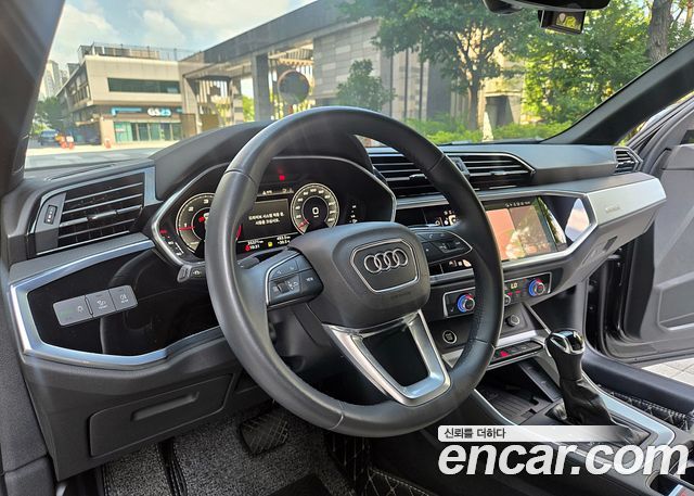 Audi Q3 2022 — photo 11