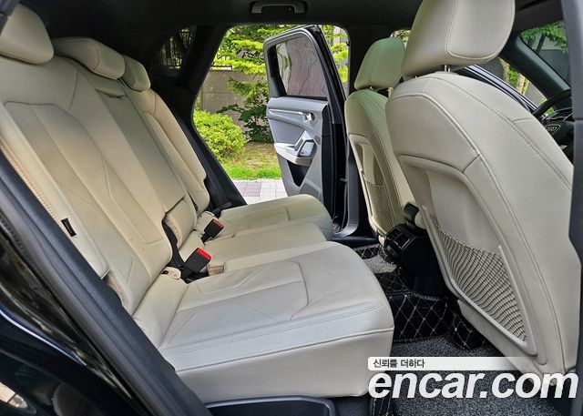 Audi Q3 2022 — photo 12