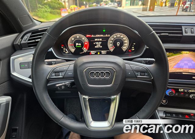 Audi Q3 2022 — photo 14