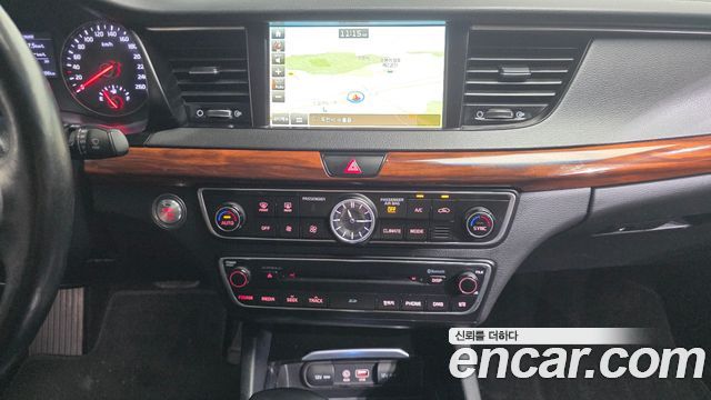 Kia K7 2016 — photo 21