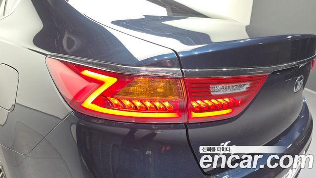 Kia K7 2016 — photo 9