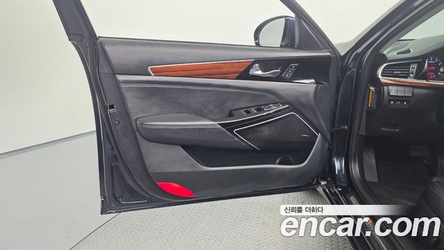Kia K7 2016 — photo 14