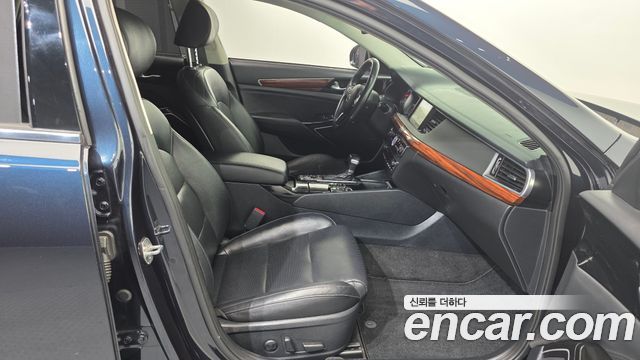Kia K7 2016 — photo 16