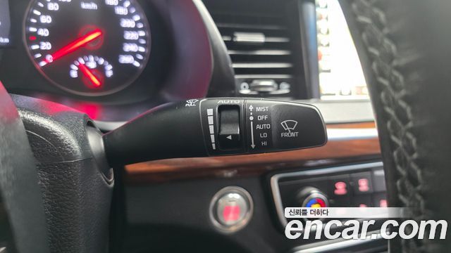 Kia K7 2016 — photo 37