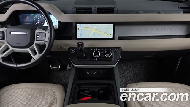 Land Rover Defender 2022 — photo 20