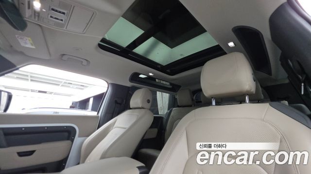 Land Rover Defender 2022 — photo 24