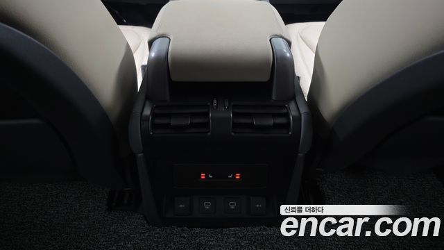 Land Rover Defender 2022 — photo 25